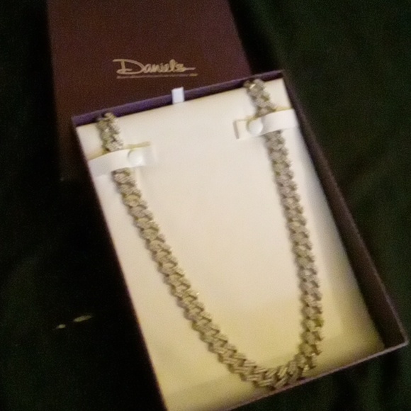 Cuban Link encrusted chain.Daniels jewelry.pure silver perfect condition. - Picture 8 of 12